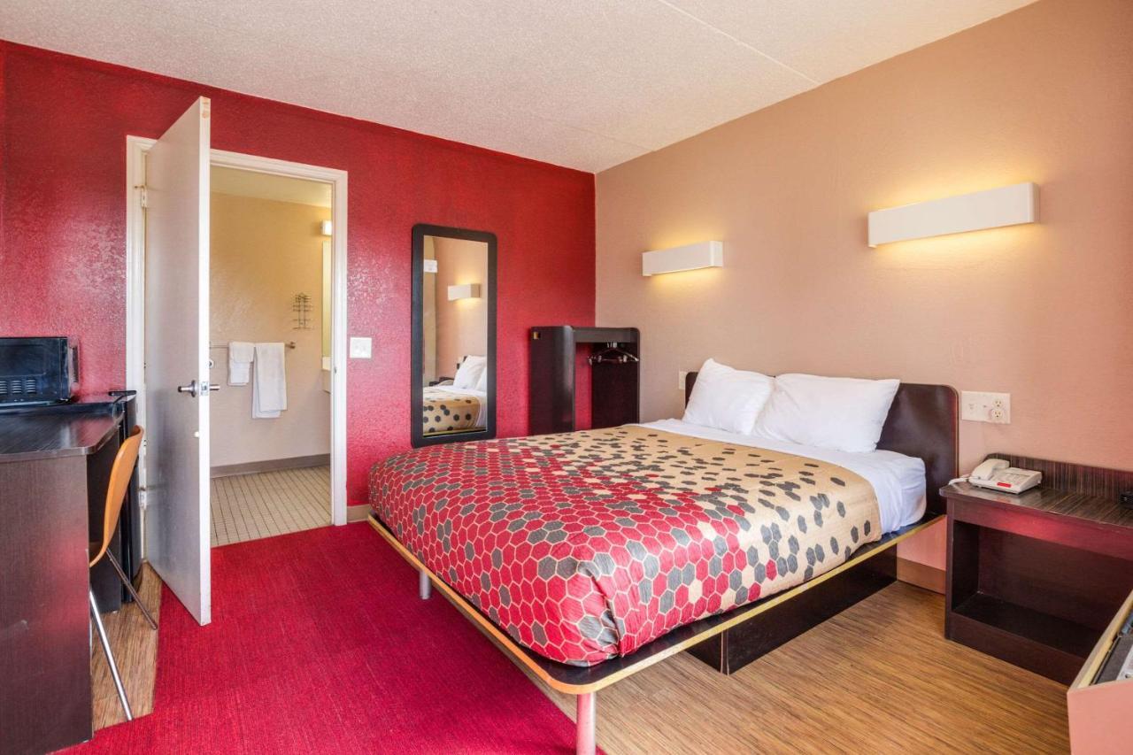 Econo Lodge Inn & Suites Terre Haute Buitenkant foto