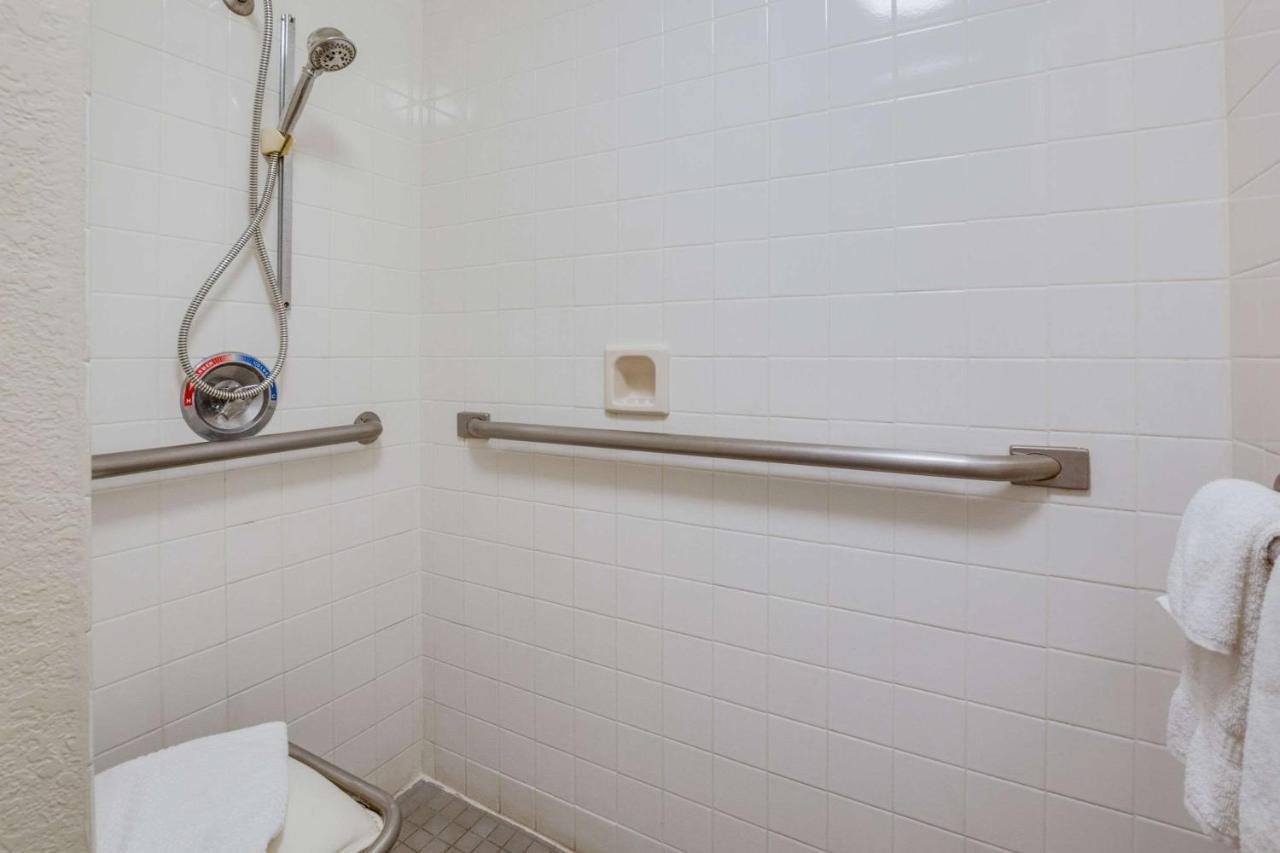 Econo Lodge Inn & Suites Terre Haute Buitenkant foto